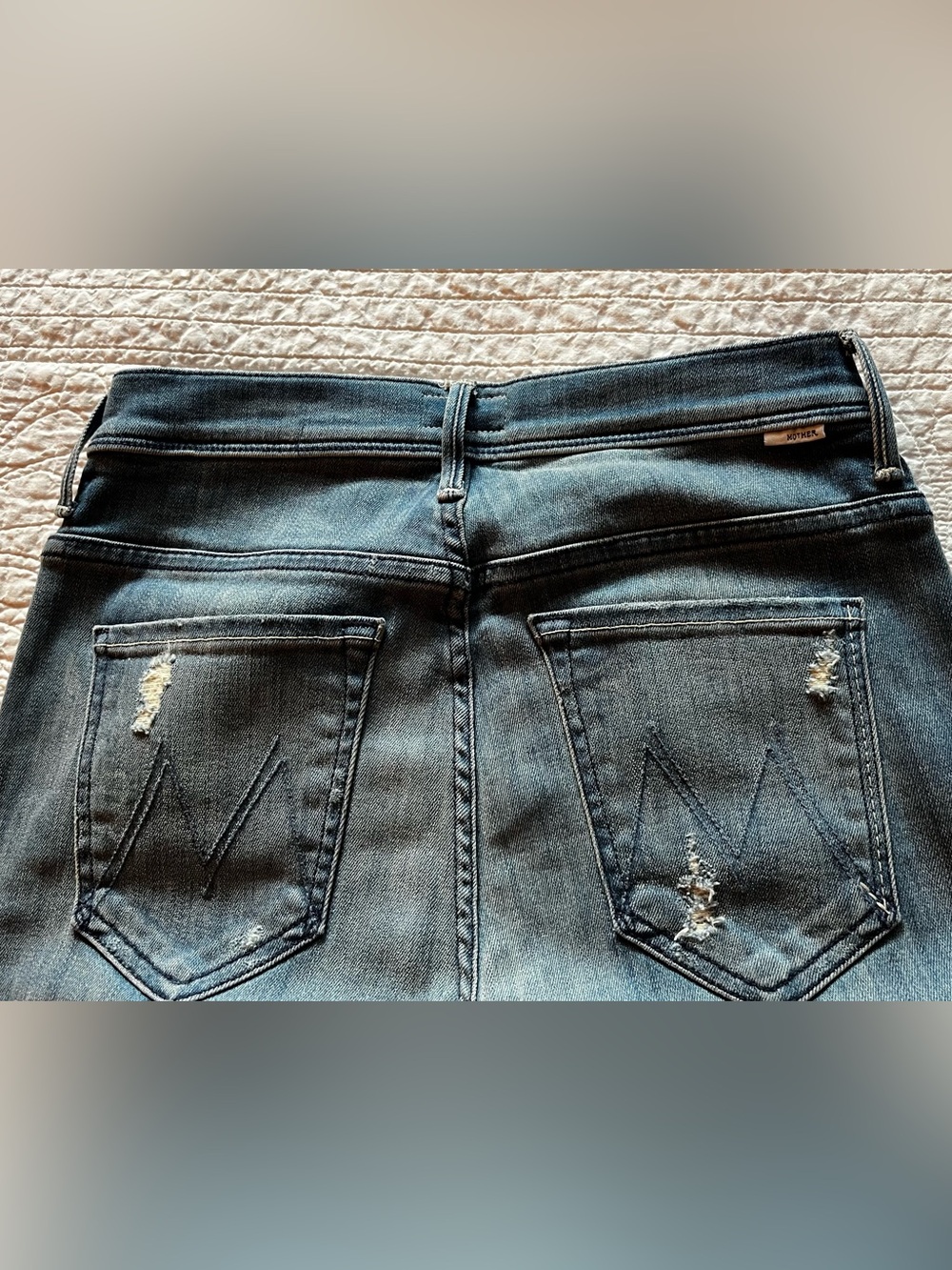 MOTHER The Weekender Fray in Grafitti Girl Women’s Size 26 - Picture 7 of 9